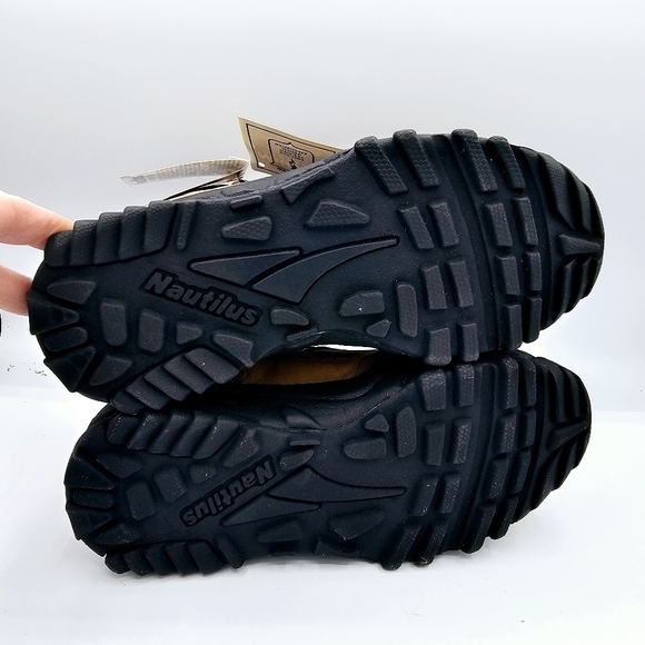 Nautilus Women's Steel Toe Safety Work Shoes NWT 6 Wide - Picture 14 of 16